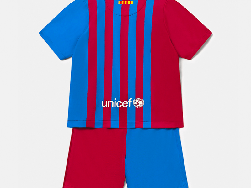 Conjunt 1r equipament FC Barcelona 21/22 - Nen/a petit/a (1)